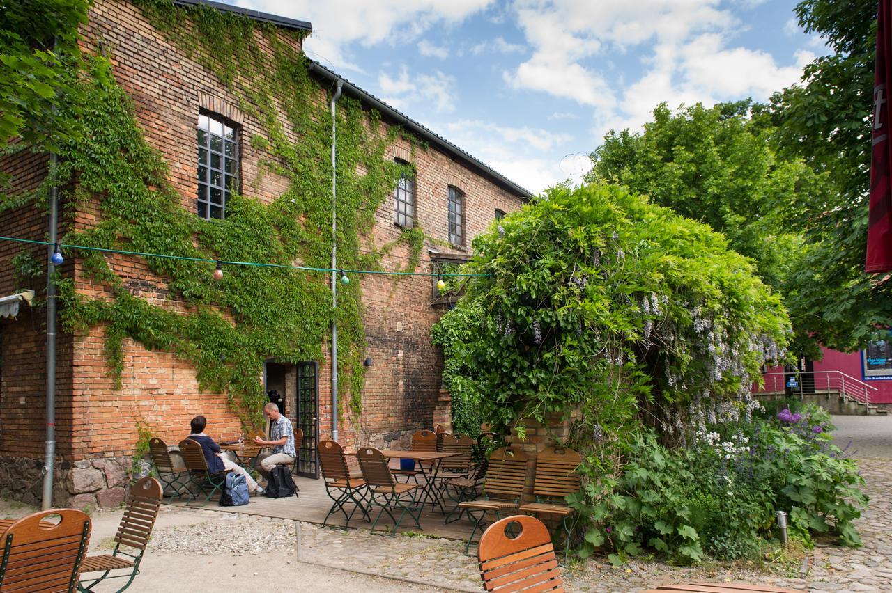Basiskulturfabrik Oeko-Hotel Neustrelitz Exteriör bild